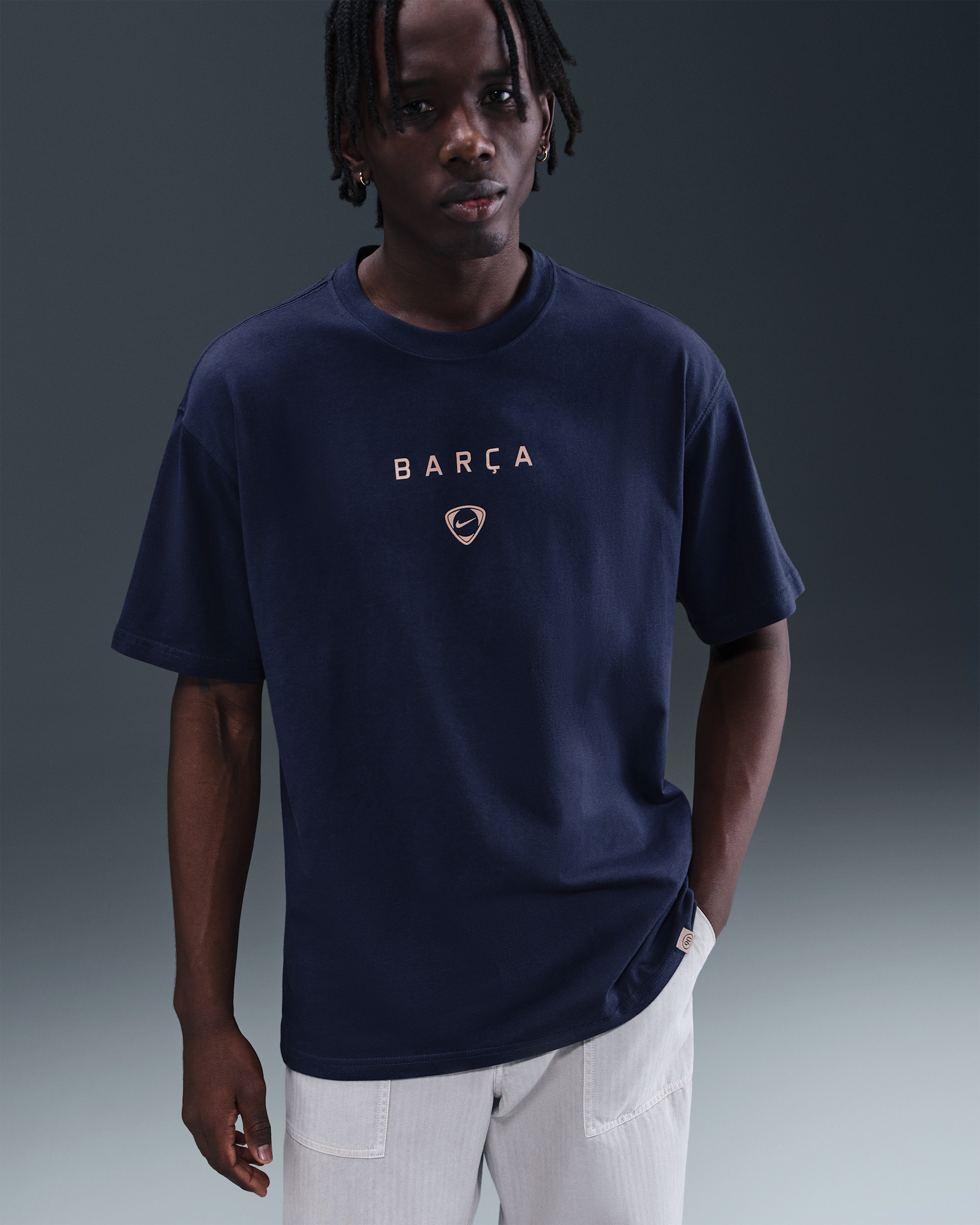 Nike FC Barcelona M〜L FC Barcelona Men's Nike Soccer T-Shirt. Nike.com